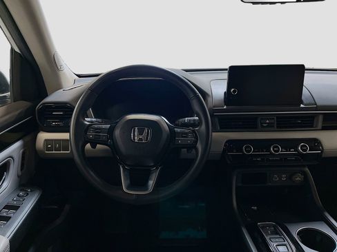 Used 2024 Honda Pilot Touring image 24
