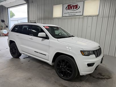 Used 2017 Jeep Grand Cherokee Altitude