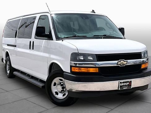 Used 2021 Chevrolet Express 3500 LT w/ LT Preferred Equipment Group RWD image 3