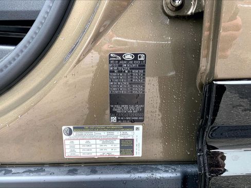 New 2026 Land Rover Defender 110 X-Dynamic SE image 18