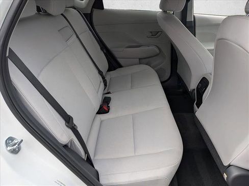 Used 2025 Hyundai Kona SEL FWD image 29