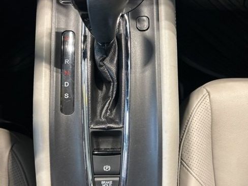 Used 2017 Honda HR-V EX-L image 9