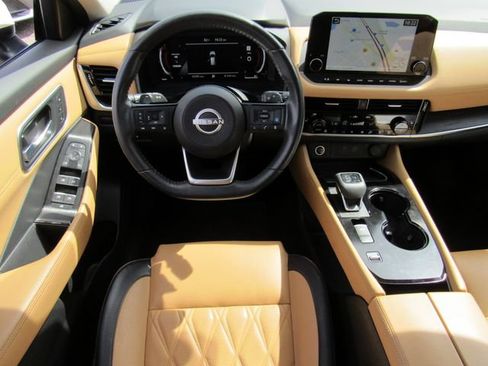 Certified 2023 Nissan Rogue Platinum w/ Platinum Premium Package FWD image 19