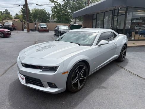 Used 2010 Chevrolet Camaro SS w/ RS Package RWD image 3