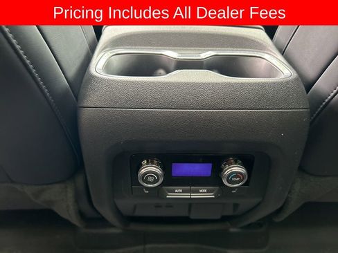 Used 2025 GMC Acadia Denali w/ Super Cruise Package FWD image 17