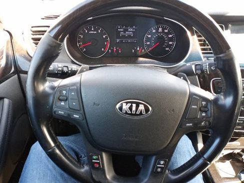 Used 2014 Kia Cadenza Premium image 22