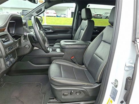 Used 2024 Chevrolet Suburban Premier image 11