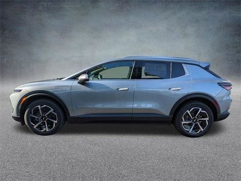 New 2026 Chevrolet Equinox EV LT image 7