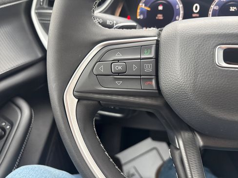 New 2025 Jeep Grand Cherokee 4WD image 25