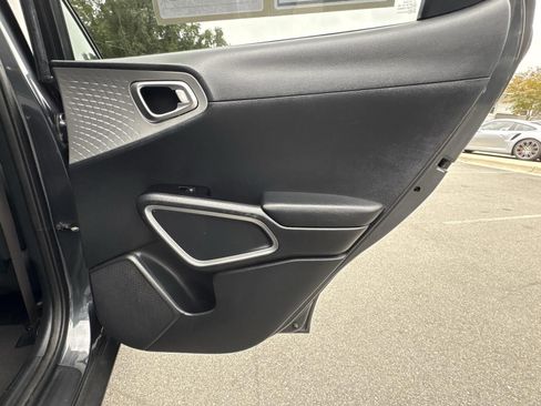 Used 2022 Kia Soul LX w/ Technology Package image 23