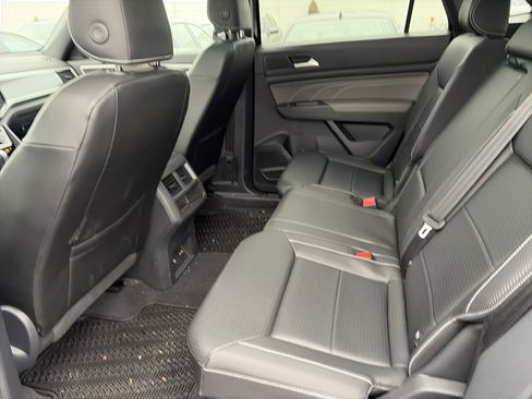 Used 2023 Volkswagen Atlas Cross Sport SEL R-Line image 13