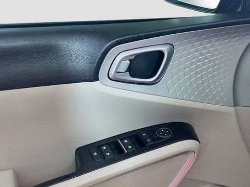 Used 2022 Kia Soul LX FWD image 23