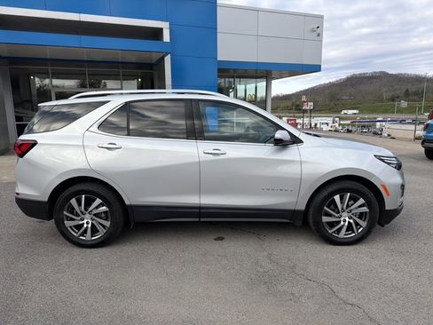 Used 2022 Chevrolet Equinox Premier w/ LPO, Floor Liner Package image 3