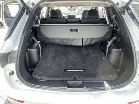 Used 2023 Mitsubishi Outlander SE AWD/4WD image 25