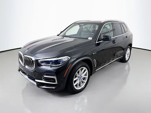 Used 2023 BMW X5 xDrive45e w/ Executive Package AWD/4WD image 3