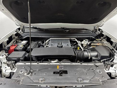 Used 2024 GMC Canyon Elevation image 27