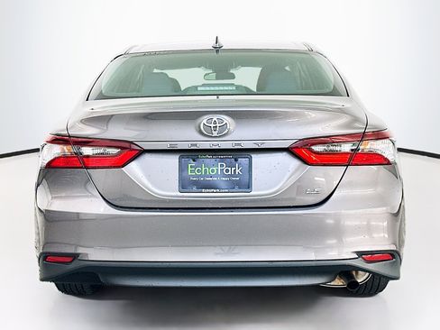 Used 2021 Toyota Camry LE image 7