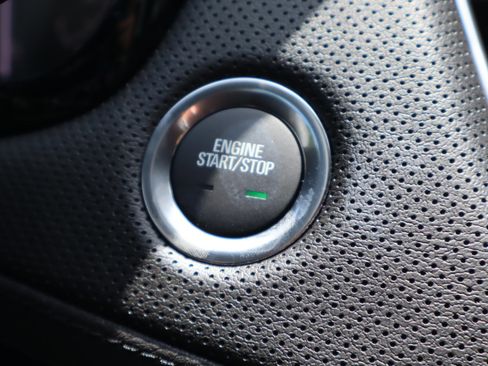 New 2025 Cadillac XT6 Luxury image 17