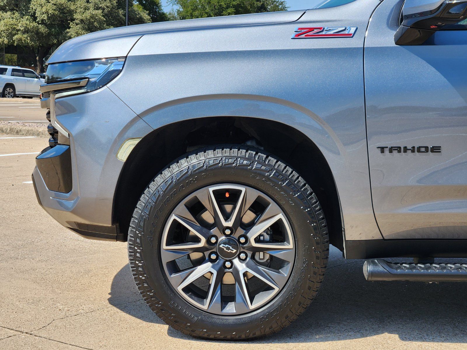 Used 2022 Chevrolet Tahoe Z71 w/ Luxury Package AWD/4WD image 8