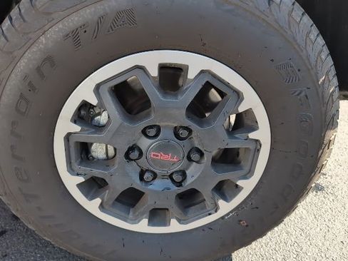 Used 2025 Toyota Tacoma TRD Off-Road AWD/4WD image 8