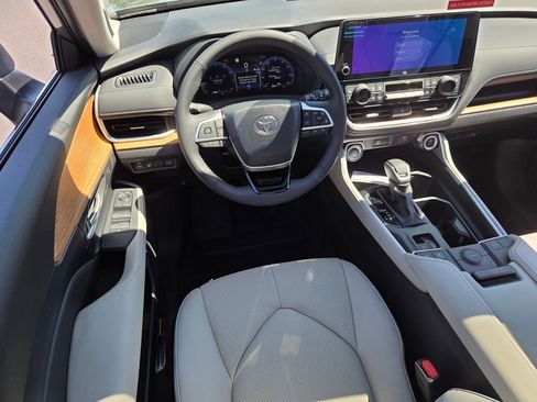 New 2026 Toyota Grand Highlander FWD image 7