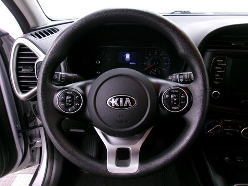 Used 2020 Kia Soul LX FWD image 6