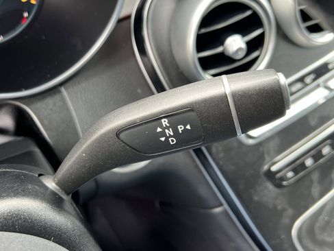Used 2021 Mercedes-Benz GLC 300 4MATIC image 27