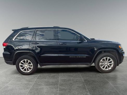 Used 2021 Jeep Grand Cherokee Laredo w/ Security & Convenience Group image 2