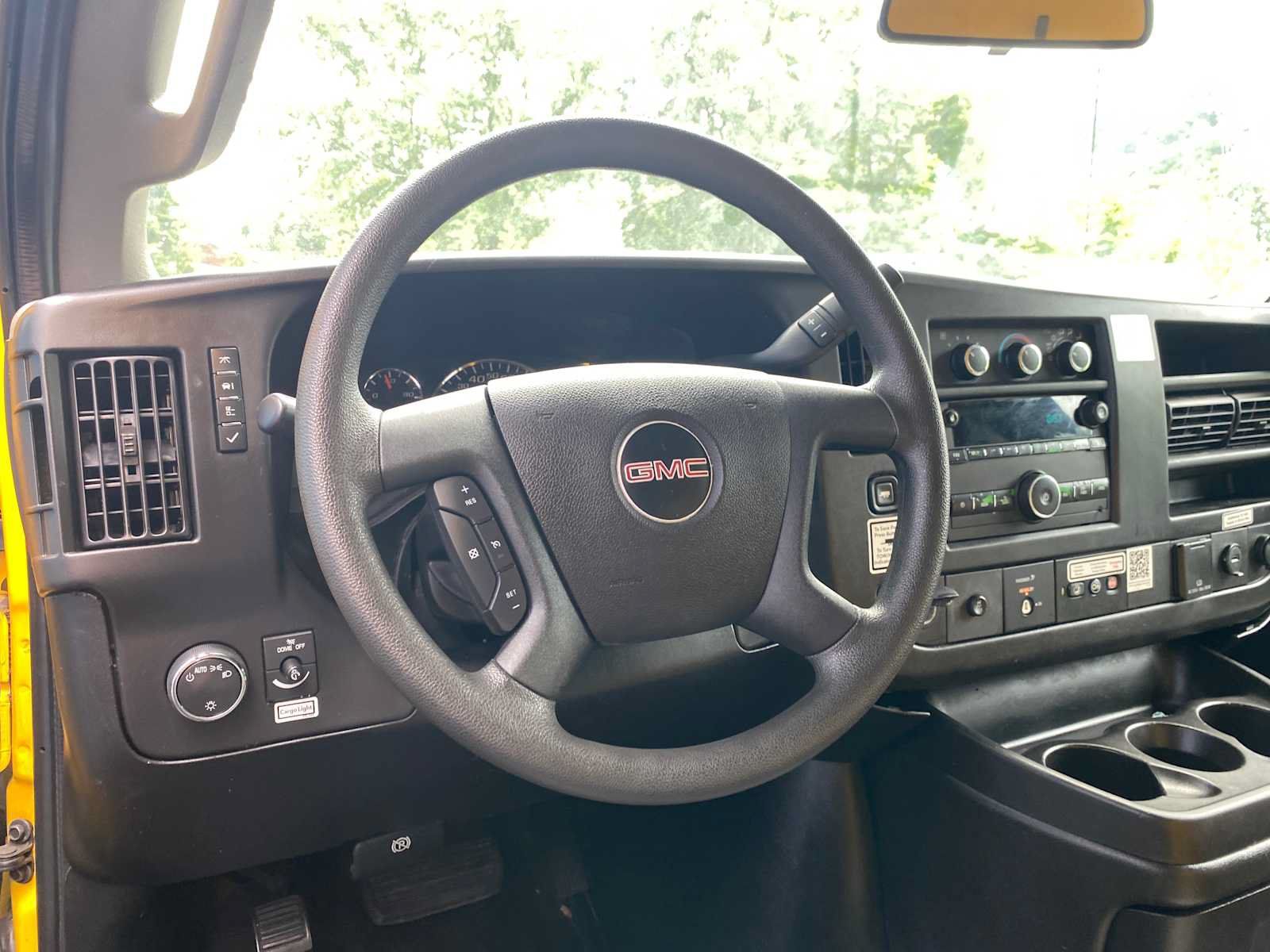 Used 2018 GMC Savana 3500 w/ Driver Convenience Package RWD image 6