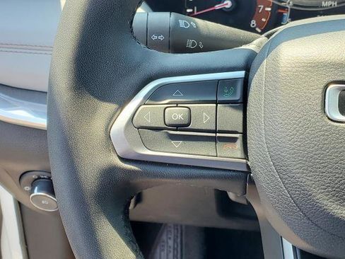 Used 2023 Jeep Compass Limited AWD/4WD image 11