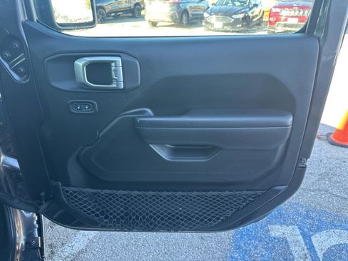 Used 2018 Jeep Wrangler Unlimited Sport S image 50