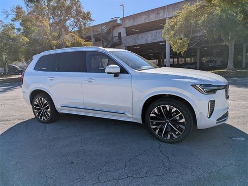 New 2026 Volvo XC90 B6 Plus w/ Protection Package Premier image 8