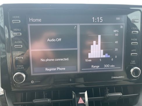 Used 2021 Toyota Corolla LE image 11