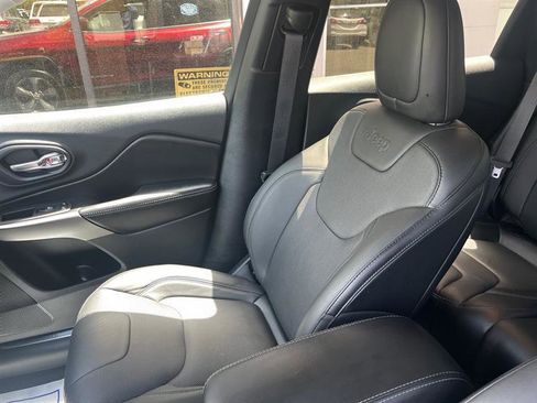 Used 2020 Jeep Cherokee Limited AWD/4WD image 12