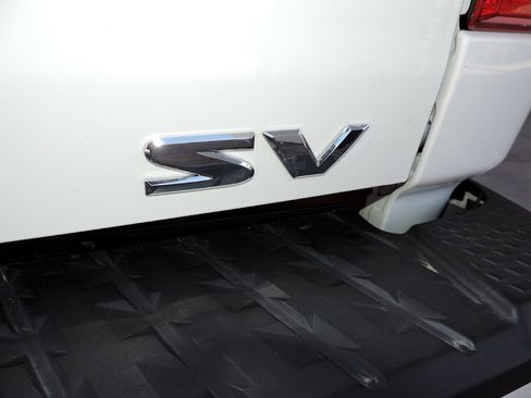 Used 2020 Nissan Titan SV w/ SV Convenience Package RWD image 18