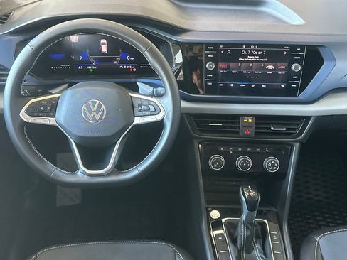 Used 2023 Volkswagen Taos SE w/ Panoramic Sunroof Package FWD image 14