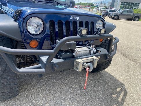 Used 2013 Jeep Wrangler Unlimited Rubicon w/ Dual Top Group AWD/4WD image 7
