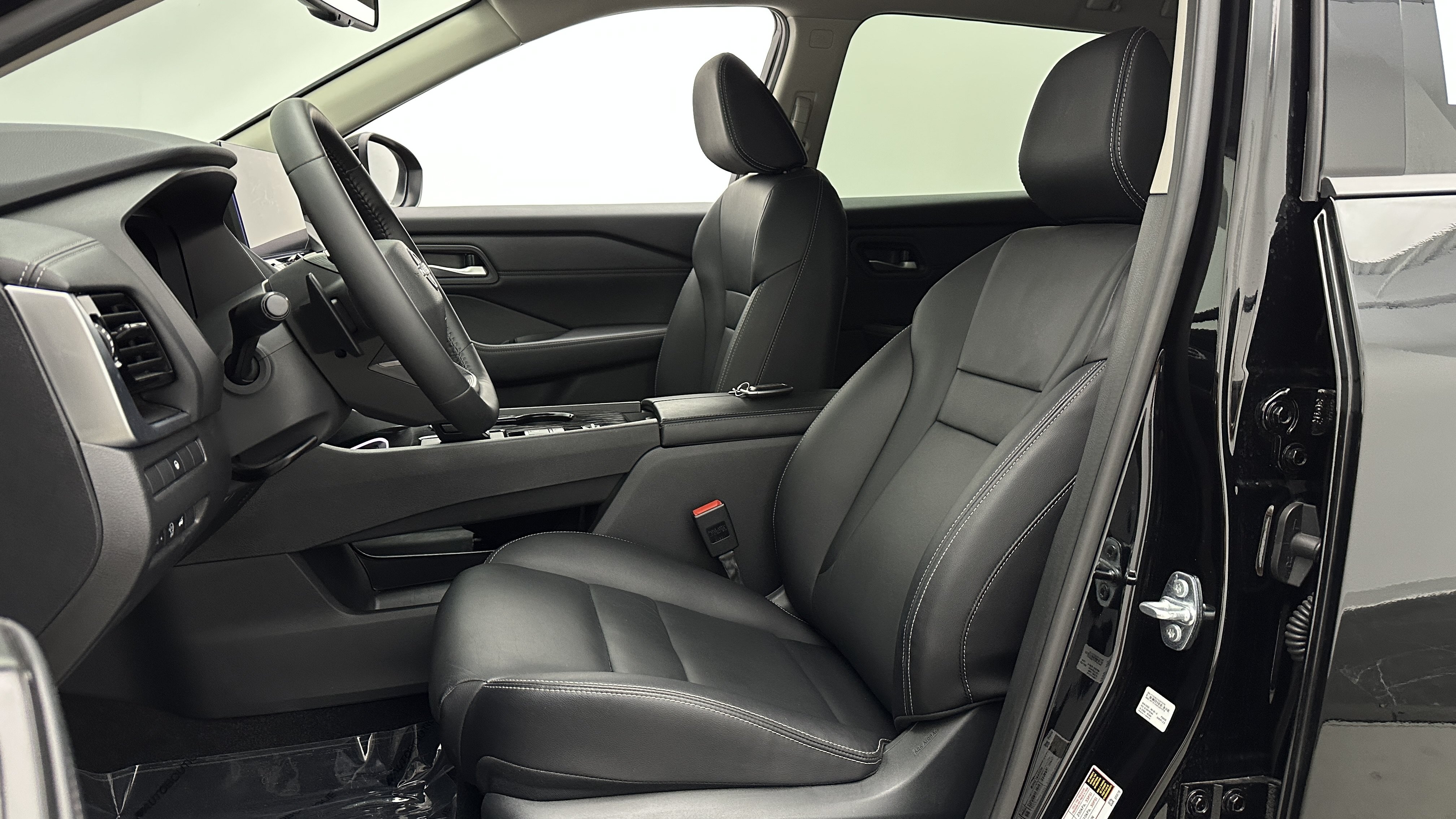 Used 2026 Nissan Rogue SL FWD image 16