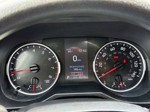 Used 2022 Toyota RAV4 LE FWD image 27