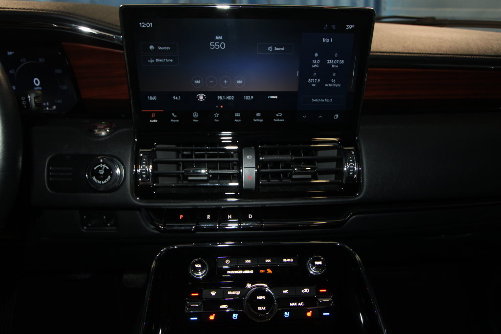 Used 2024 Lincoln Navigator L Reserve AWD/4WD image 16