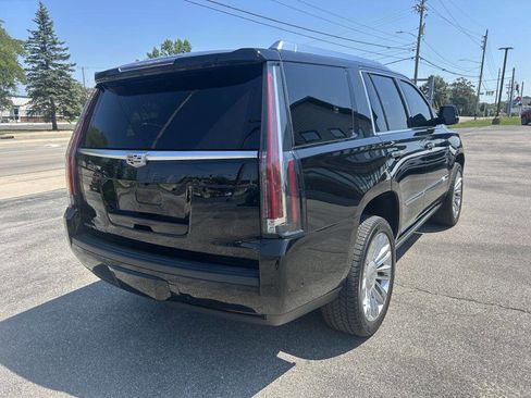 Used 2019 Cadillac Escalade Platinum image 3