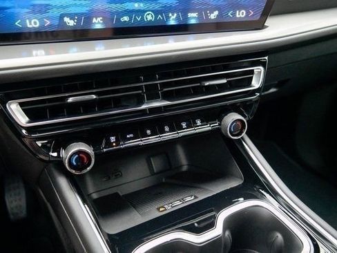 New 2026 Chevrolet Traverse LT w/ Enhanced Driving Package image 31