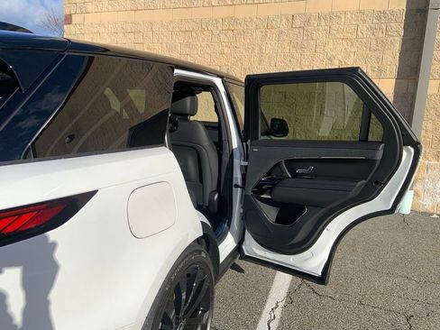 New 2025 Land Rover Range Rover Sport SE image 16