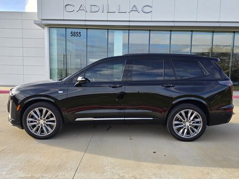 Used 2020 Cadillac XT6 Sport w/ Platinum Package image 2