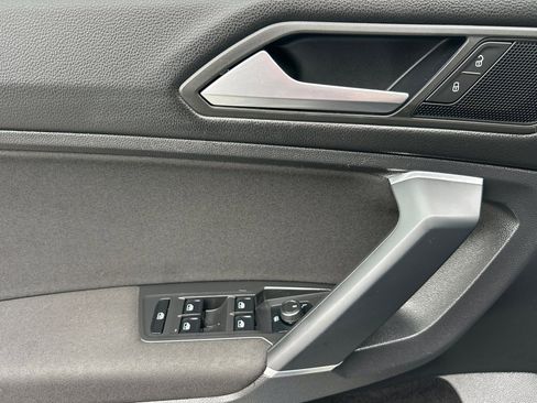 Used 2020 Volkswagen Tiguan S FWD image 11