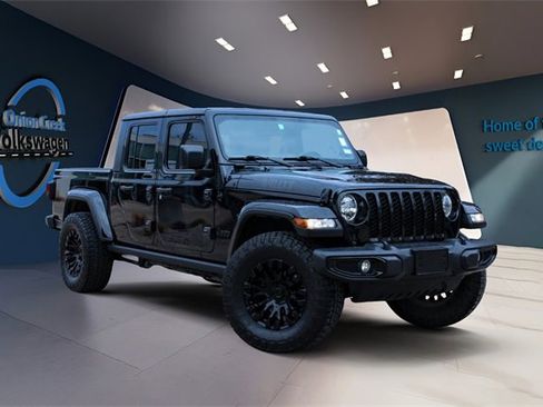 Used 2022 Jeep Gladiator Willys image 1