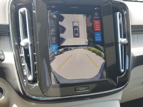 Used 2026 Volvo XC40 B5 Plus AWD/4WD image 27