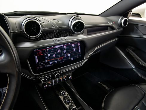 Certified 2022 Ferrari Portofino M RWD image 12