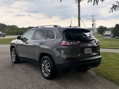 Used 2021 Jeep Cherokee Latitude Lux w/ Comfort/Convenience Group AWD/4WD image 3