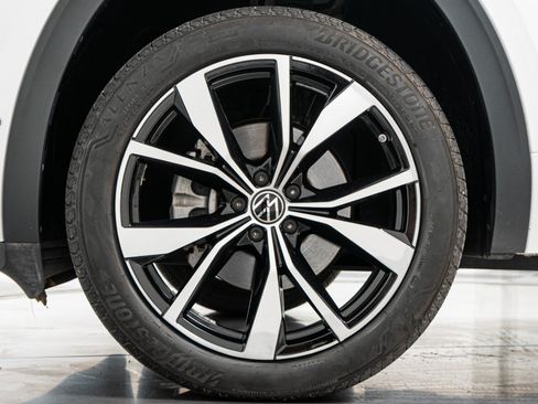 Used 2024 Volkswagen Atlas Cross Sport SEL Premium R-Line AWD/4WD image 10